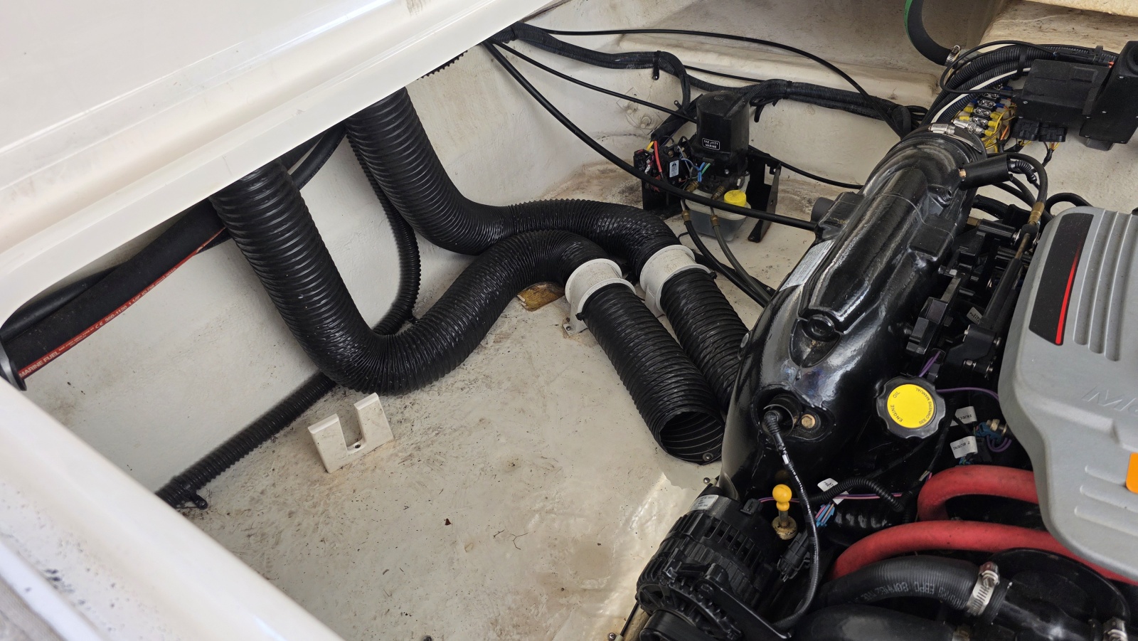 2011 Chaparral 270 Signature