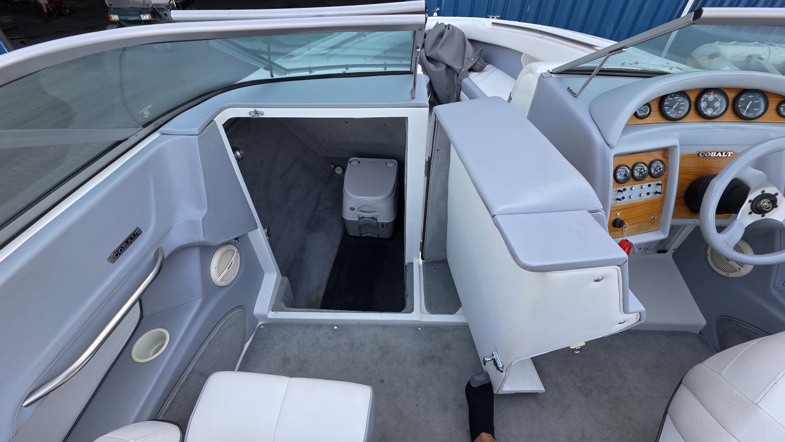 1999 Cobalt 252BR 25