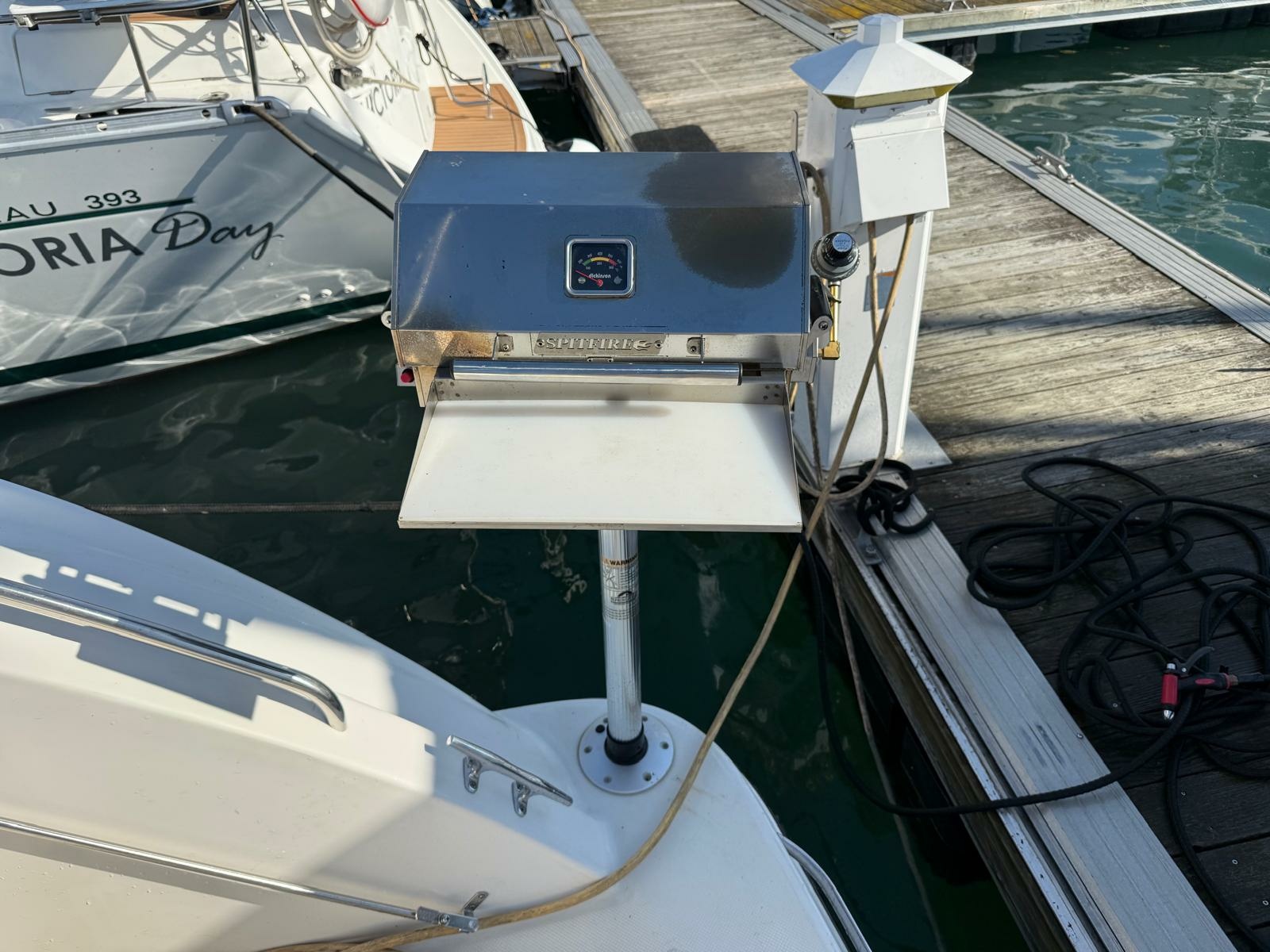 1998 Bayliner  4085 Avanti
