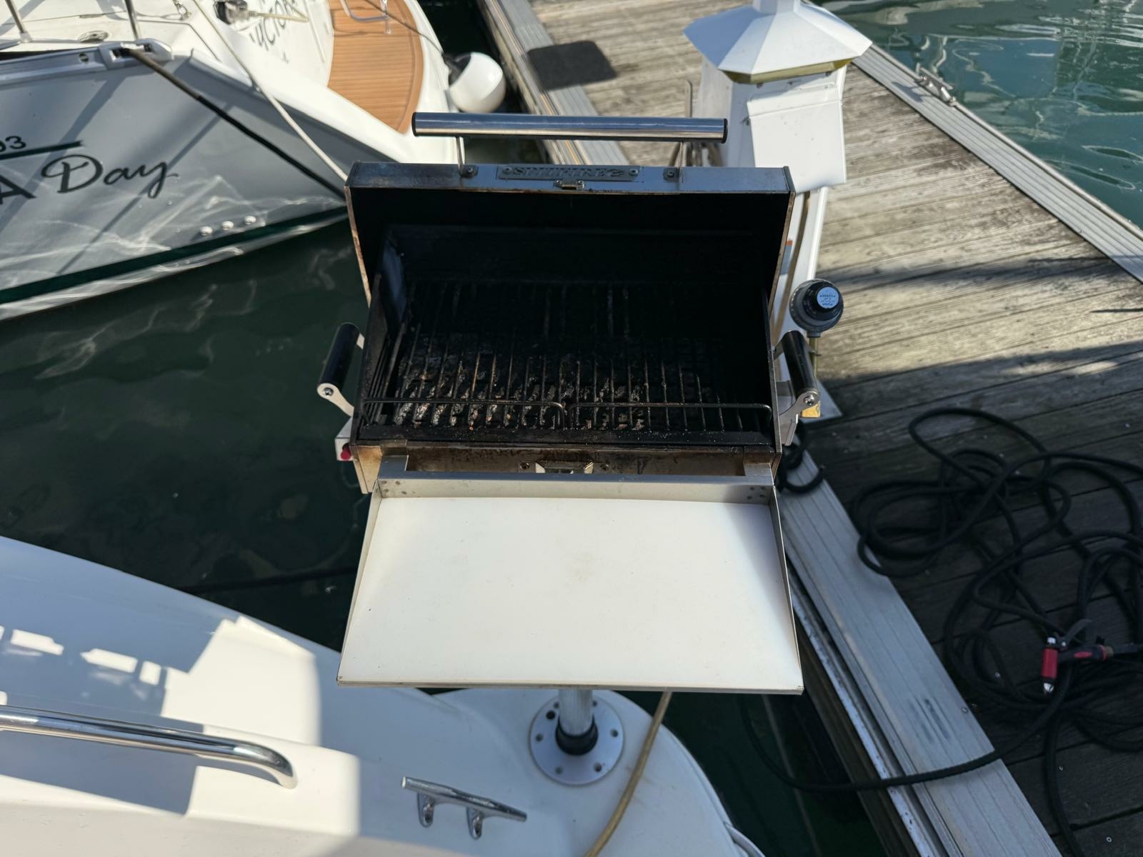 1998 Bayliner  4085 Avanti