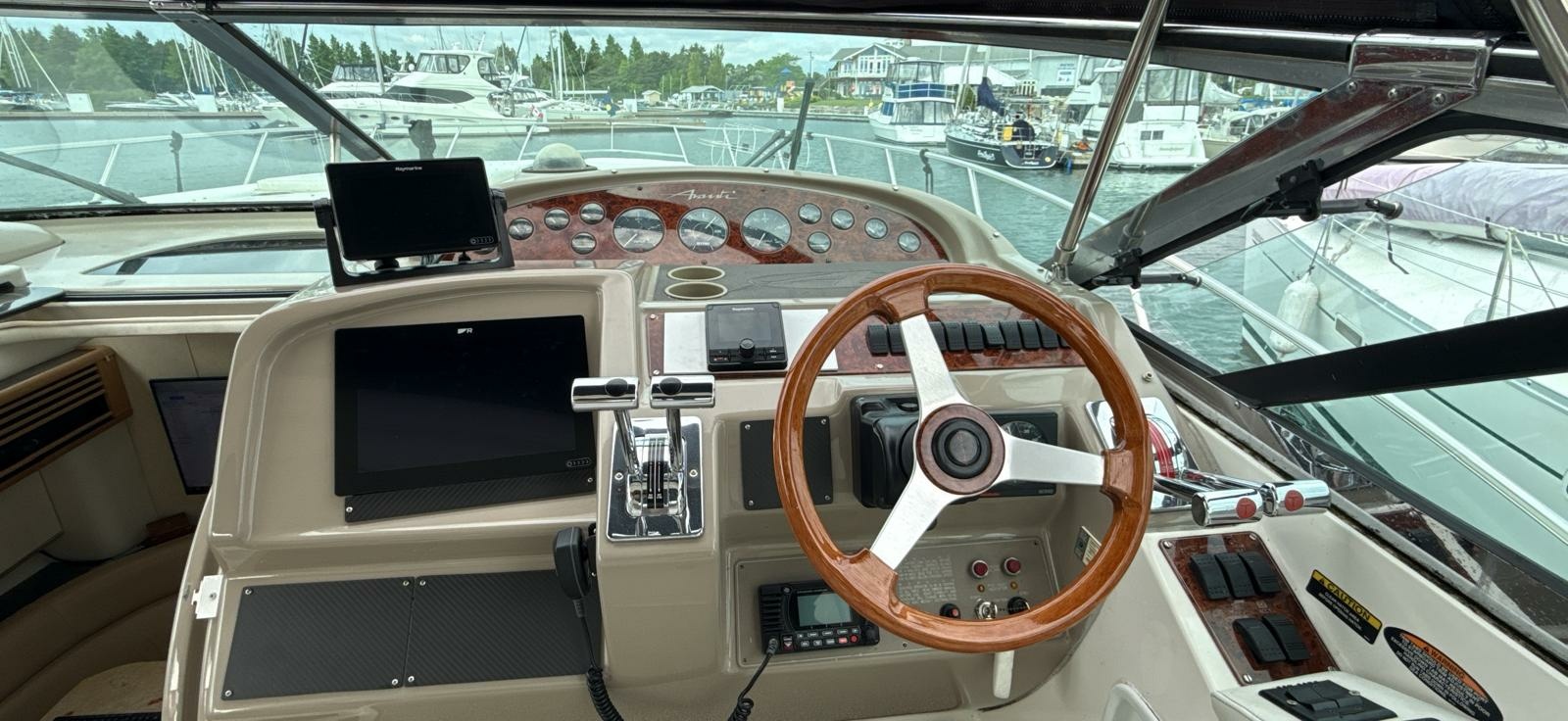 1998 Bayliner  4085 Avanti