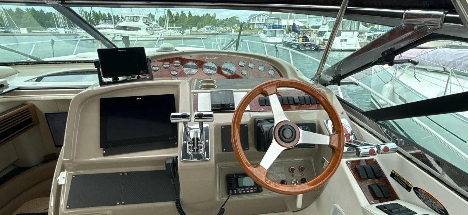 1998 Bayliner  4085 Avanti