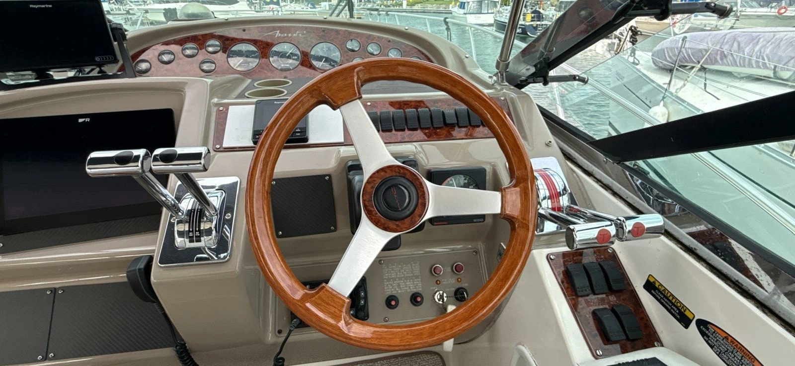 1998 Bayliner  4085 Avanti
