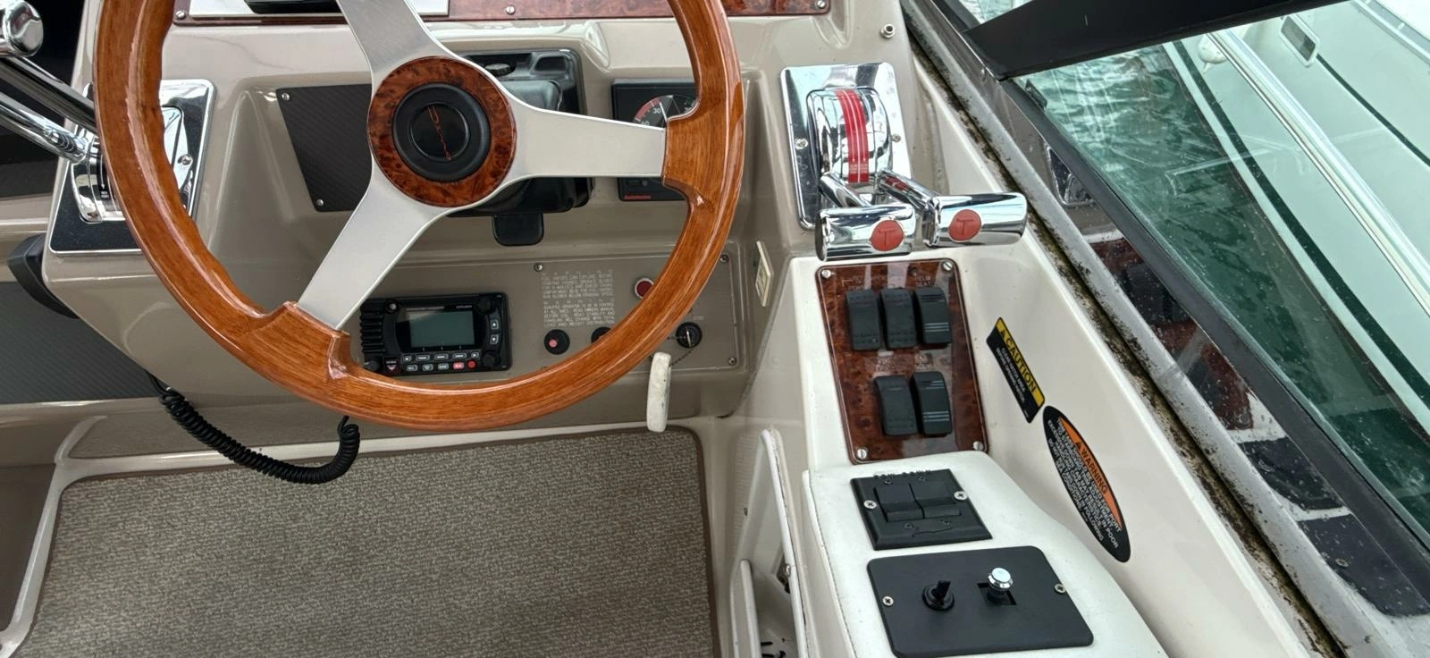 1998 Bayliner  4085 Avanti