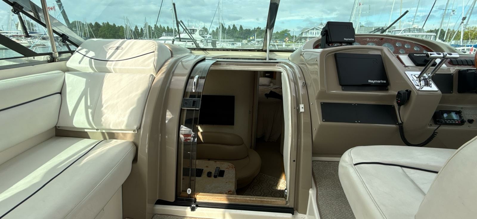 1998 Bayliner  4085 Avanti