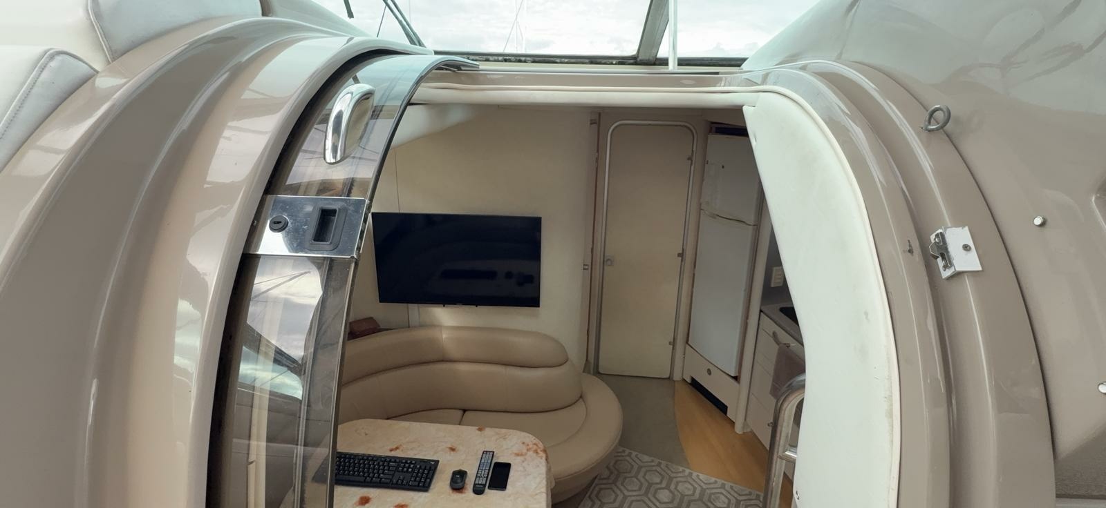 1998 Bayliner  4085 Avanti