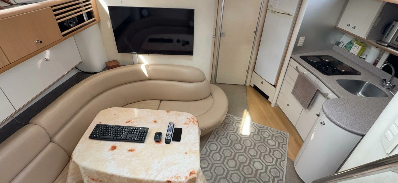 1998 Bayliner  4085 Avanti