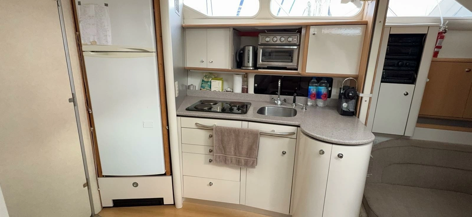 1998 Bayliner  4085 Avanti
