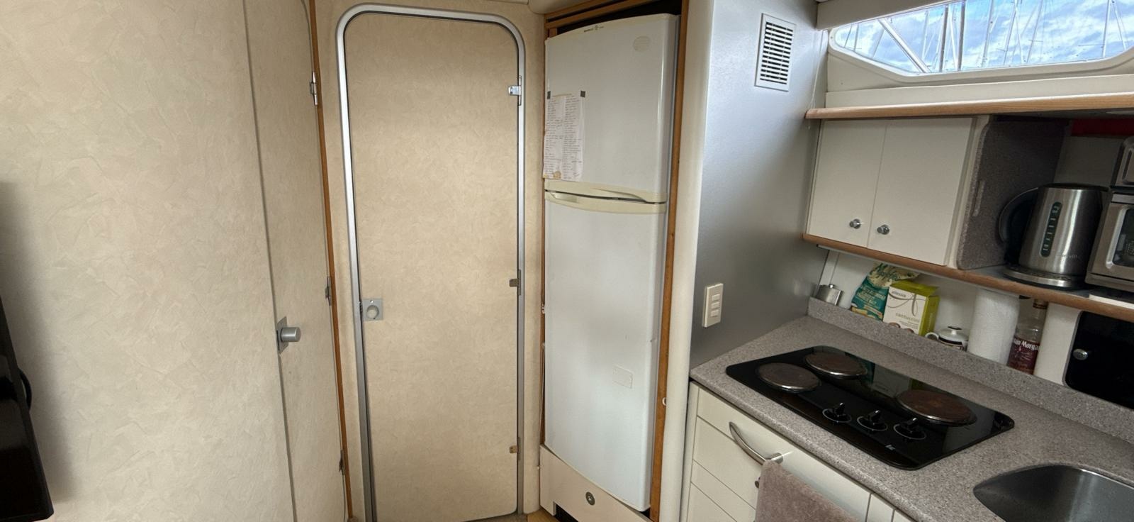 1998 Bayliner  4085 Avanti