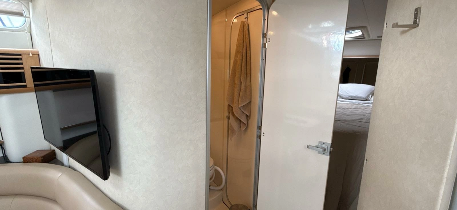 1998 Bayliner  4085 Avanti