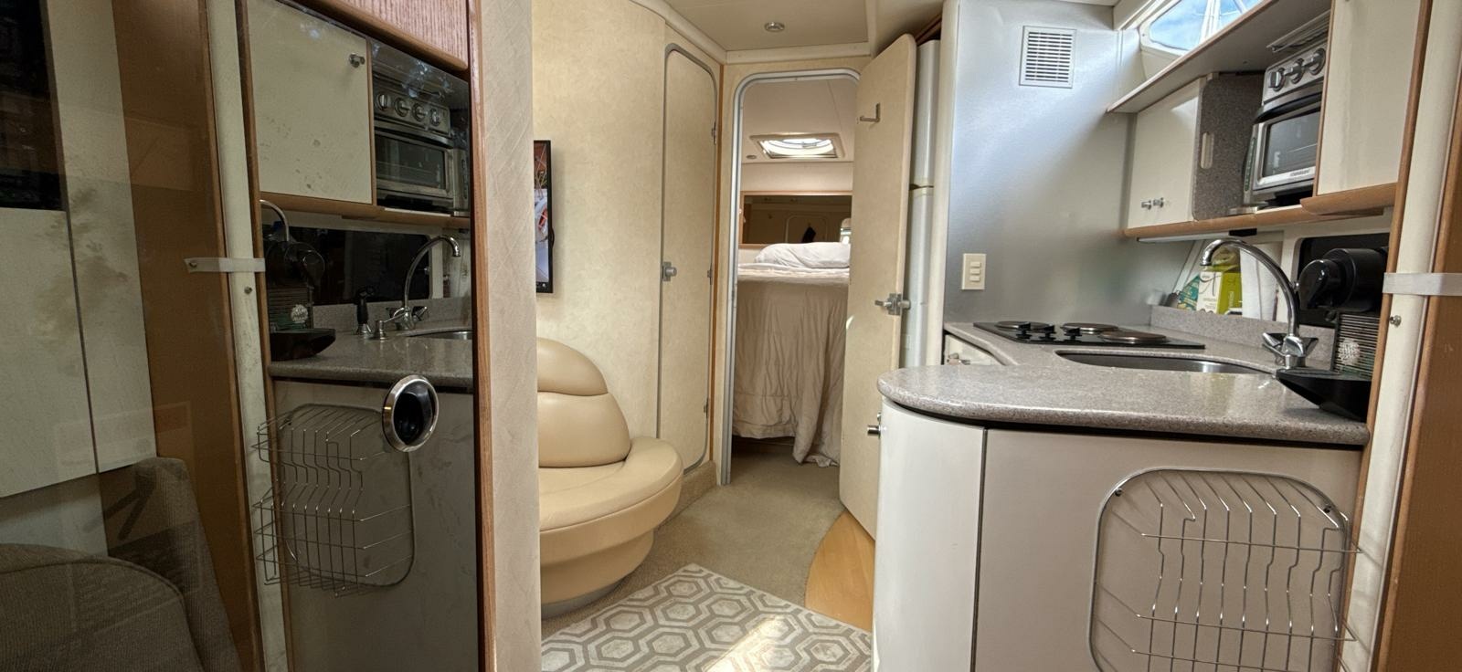 1998 Bayliner  4085 Avanti
