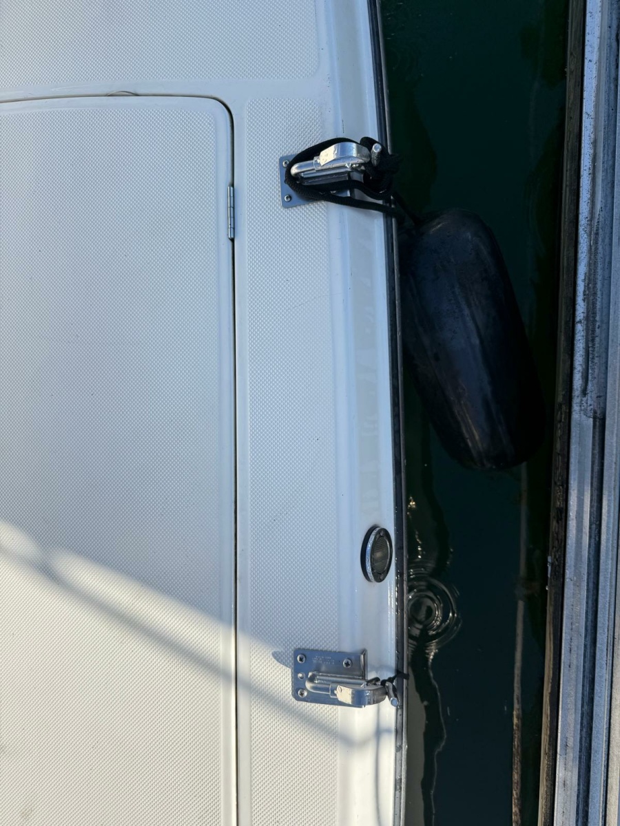 1998 Bayliner  4085 Avanti