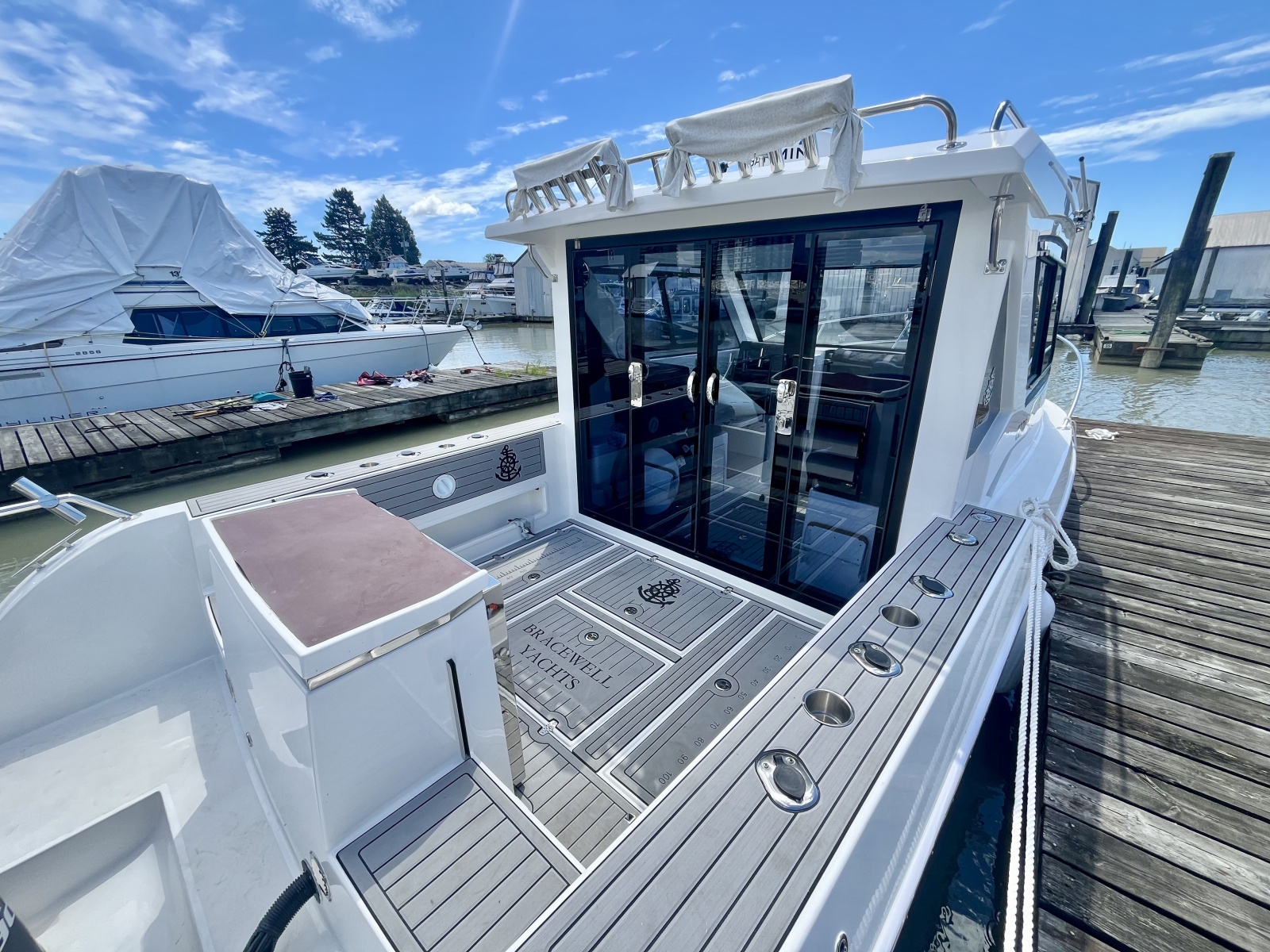 2025 Commander 27 Sportfisher