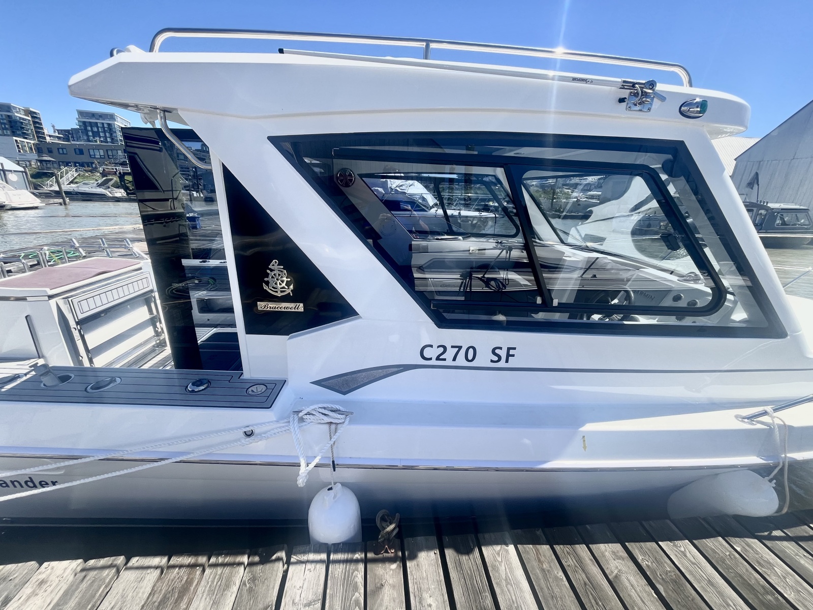 2025 Commander 27 Sportfisher