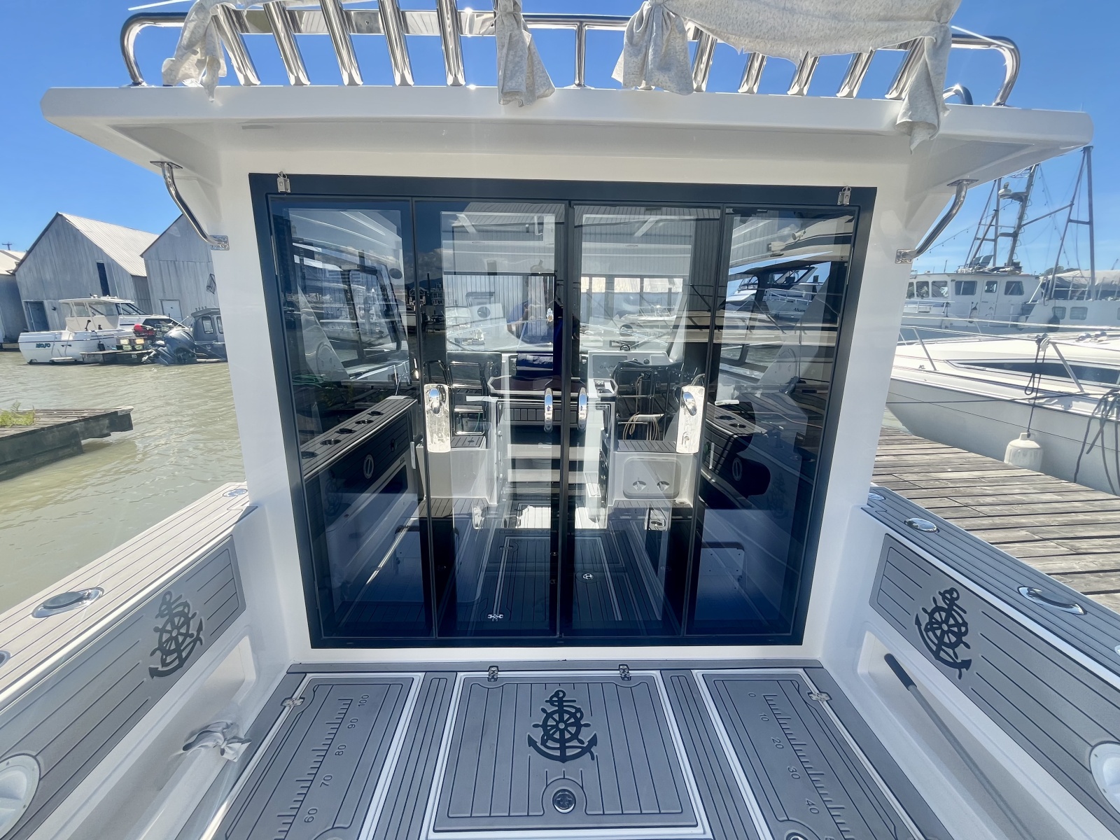 2025 Commander 27 Sportfisher