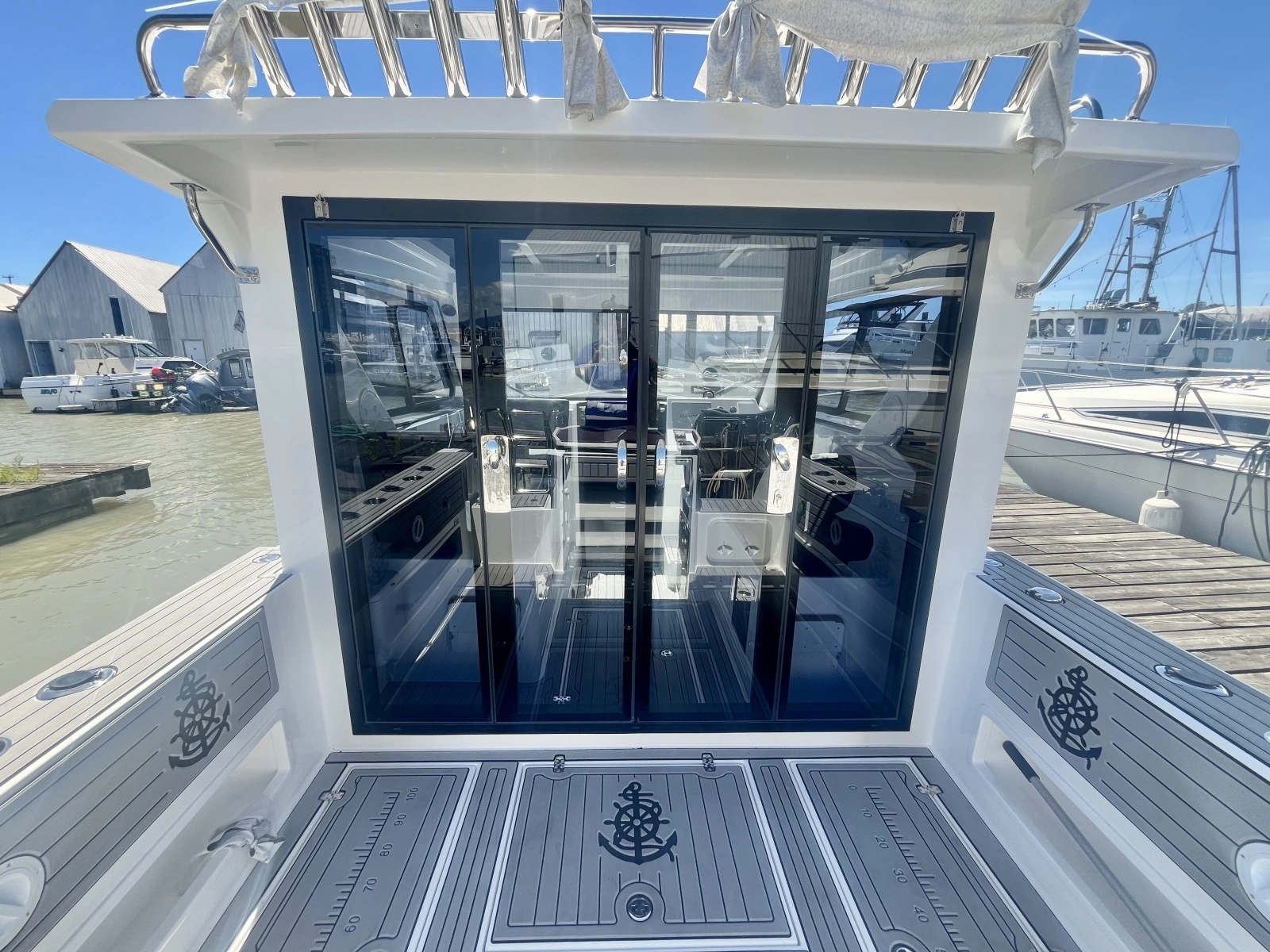 2025 Commander 27 Sportfisher
