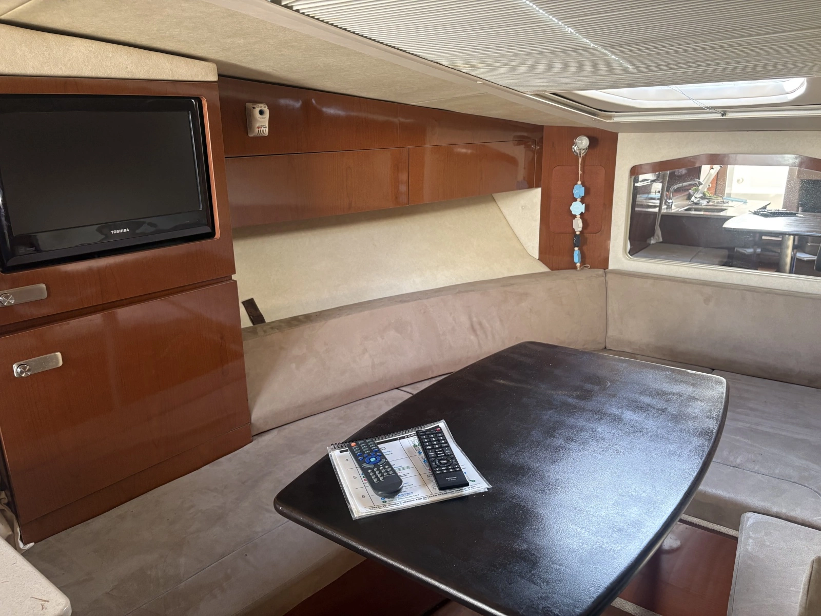 2010 Sea Ray 310 Sundancer