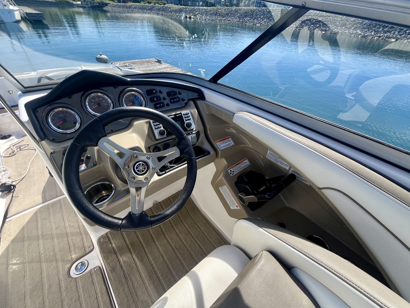 2013 Yamaha Boats 242 Limited S 24