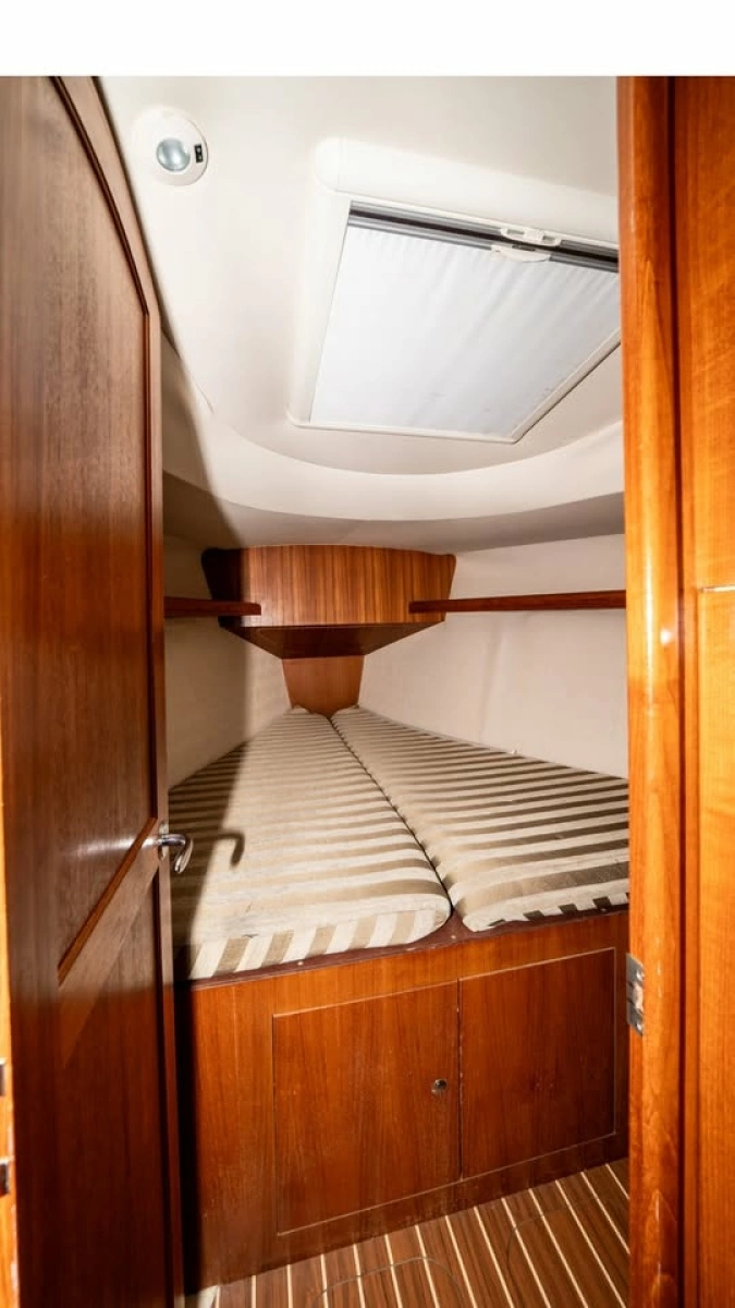 2006 Hunter 38