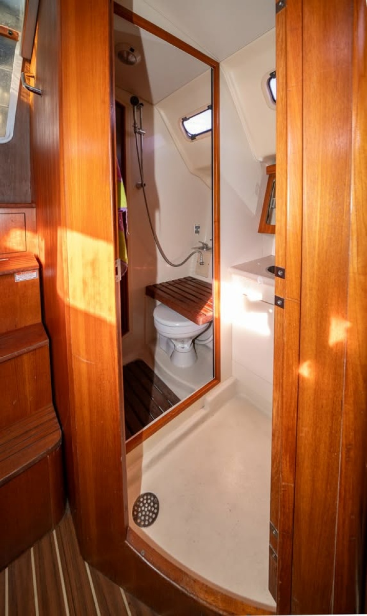 2006 Hunter 38