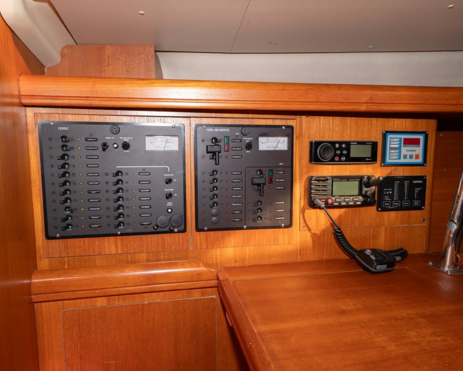 2006 Hunter 38