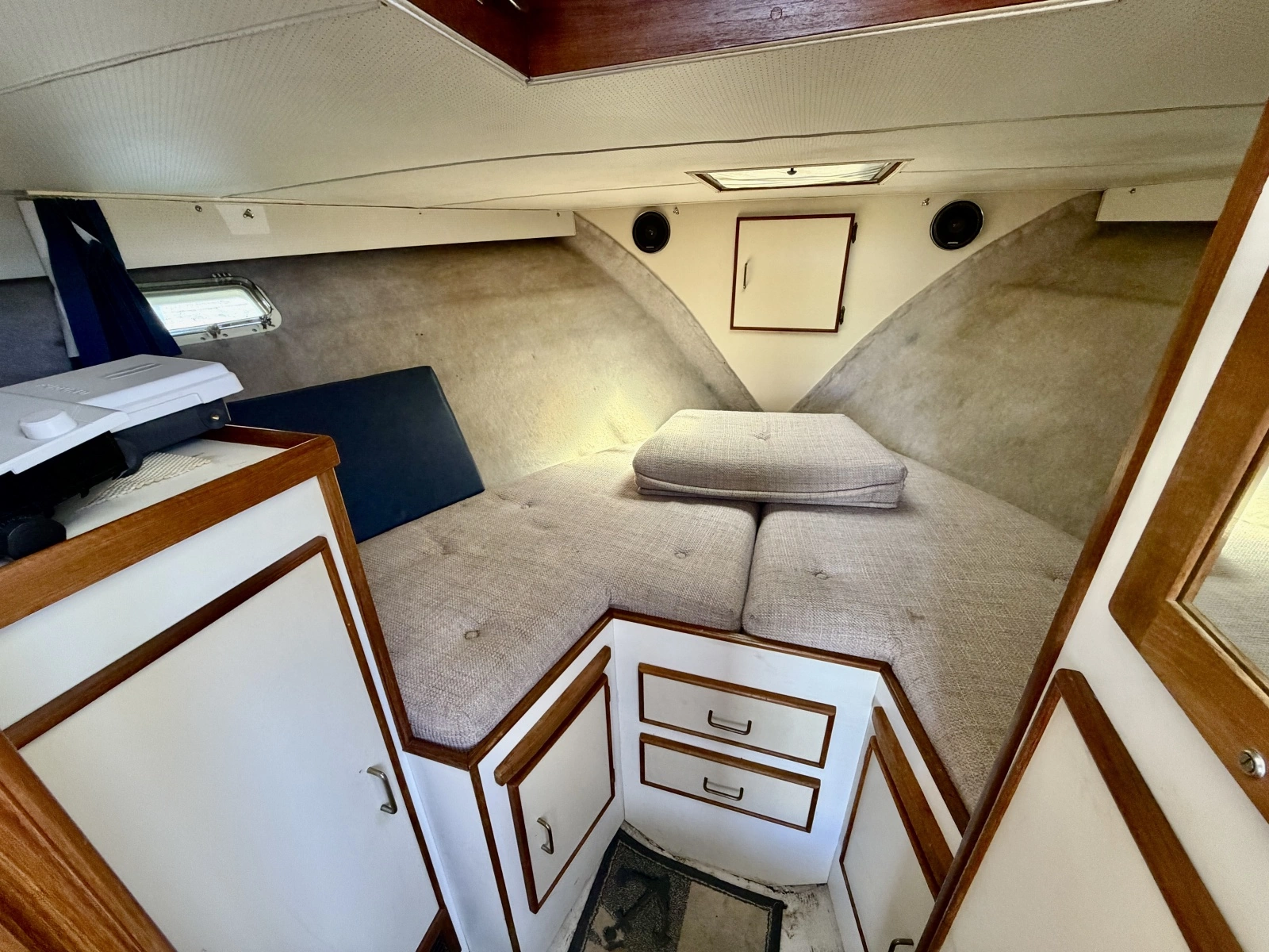 1986 Tollycraft  30 Sedan