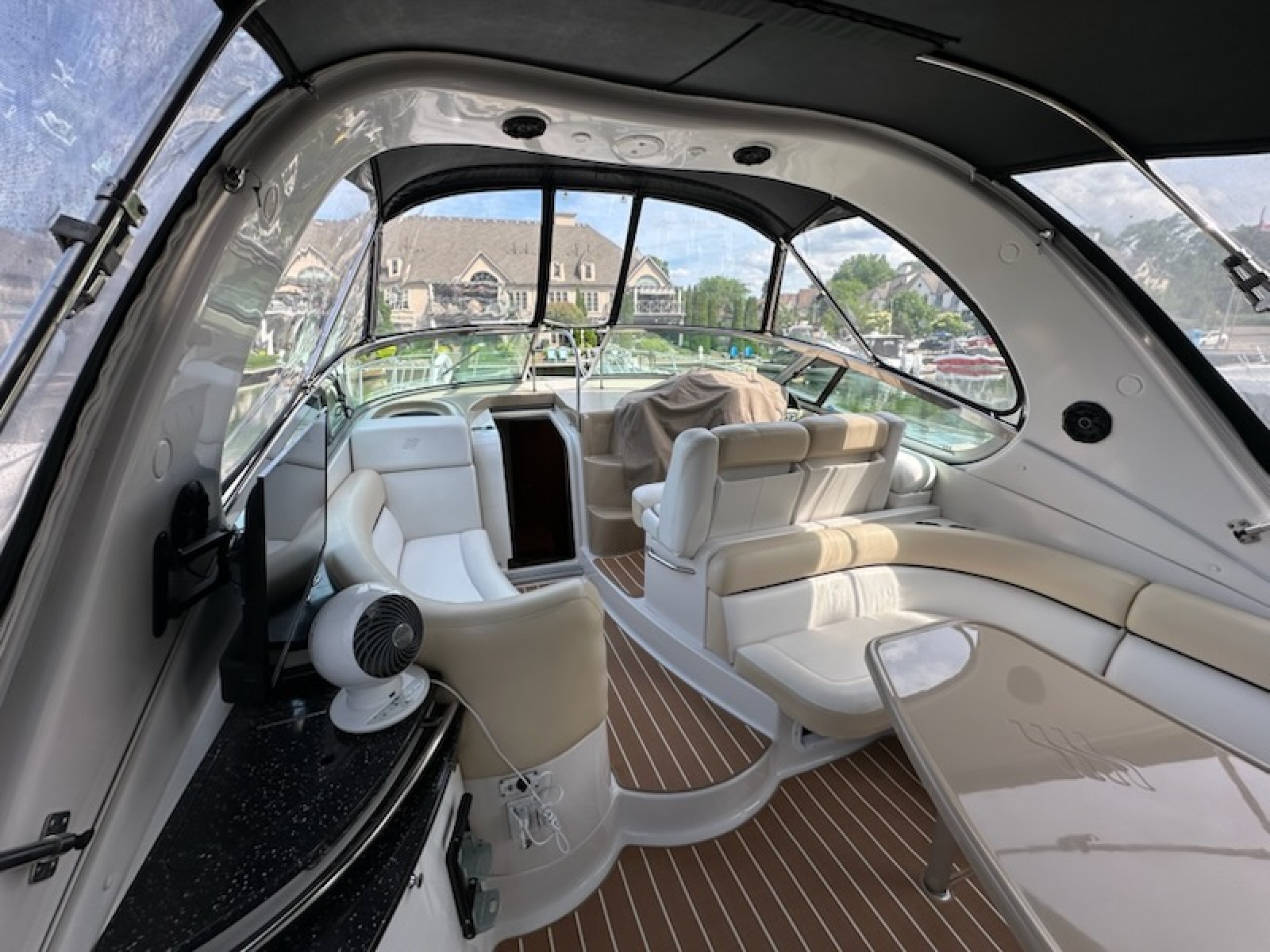 2008 Four Winns 358 Vista