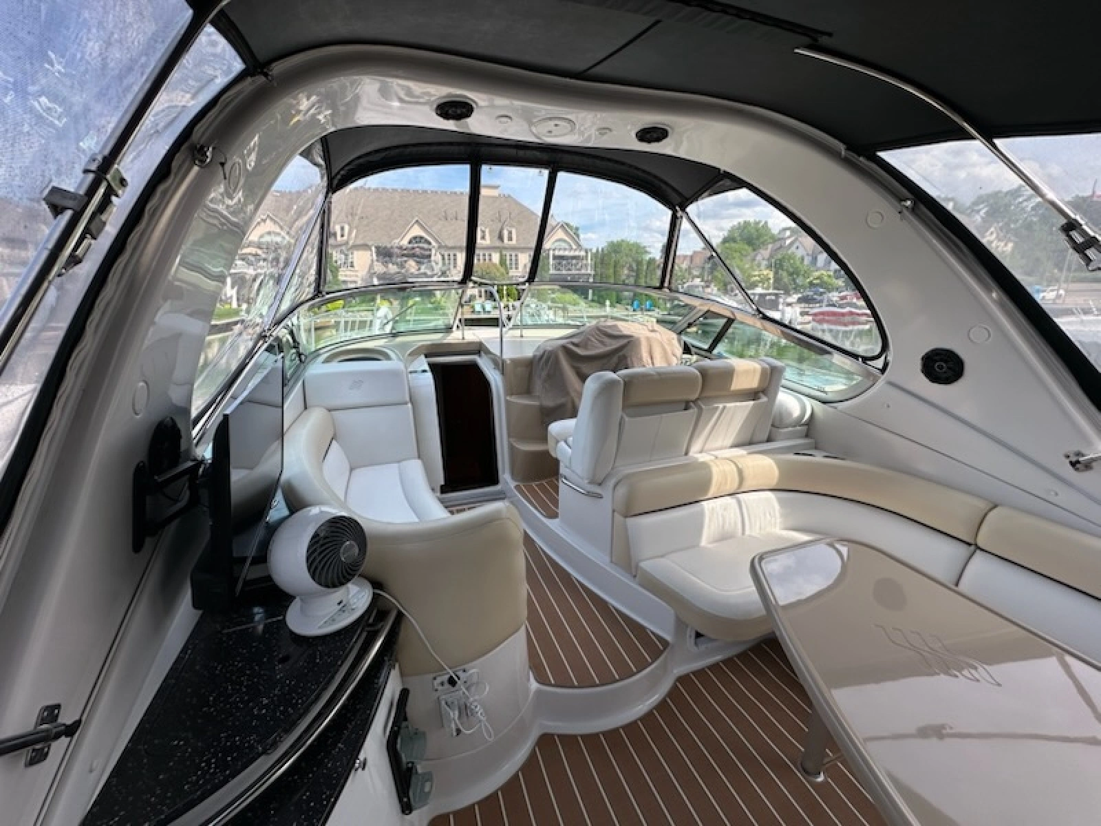 2008 Four Winns 358 Vista