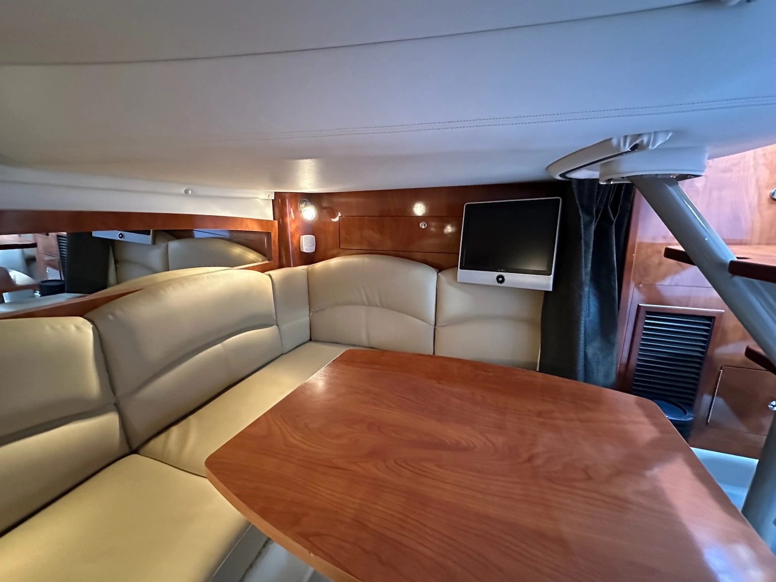 2008 Four Winns 358 Vista