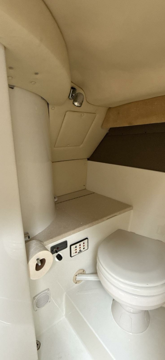 2005 Cobalt 343 34