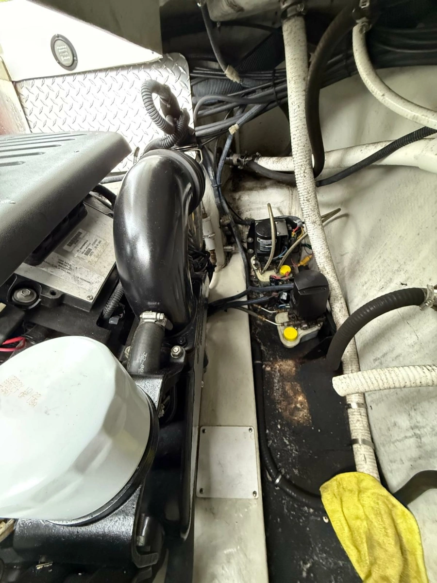 2005 Cobalt 343 34