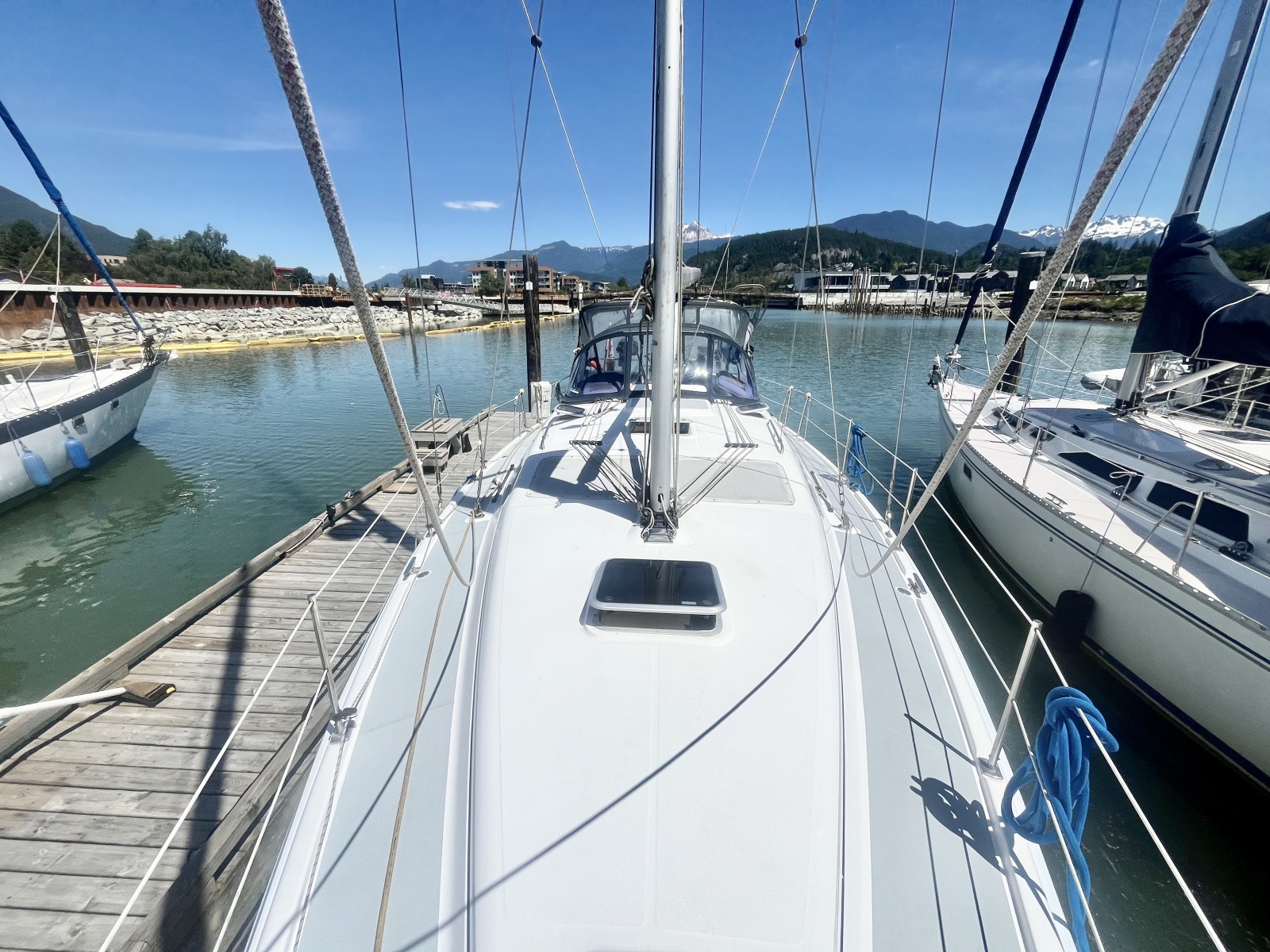 2005 Hunter  41 Aft Cabin