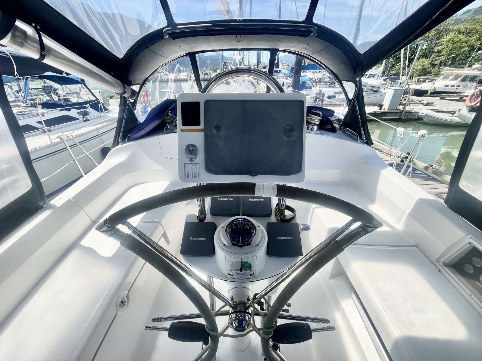 2005 Hunter  41 Aft Cabin