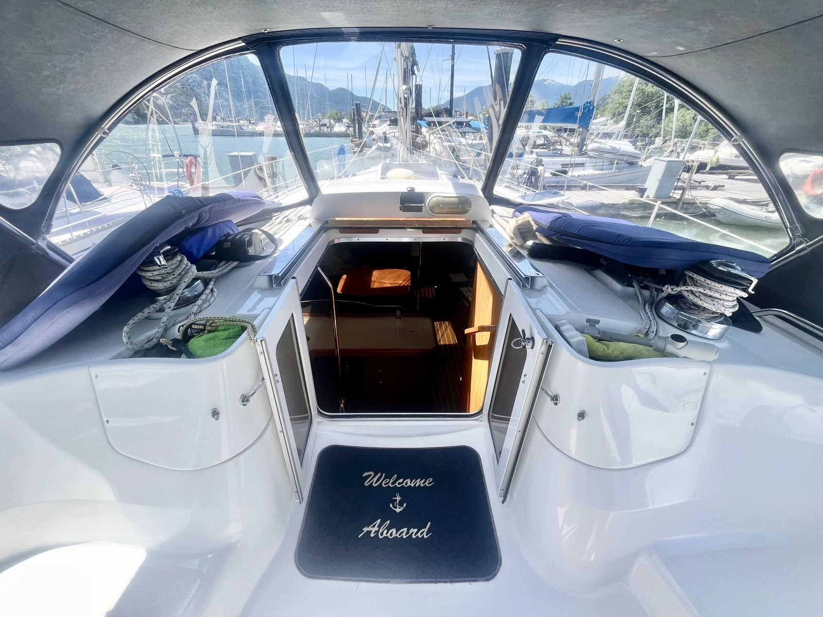 2005 Hunter  41 Aft Cabin