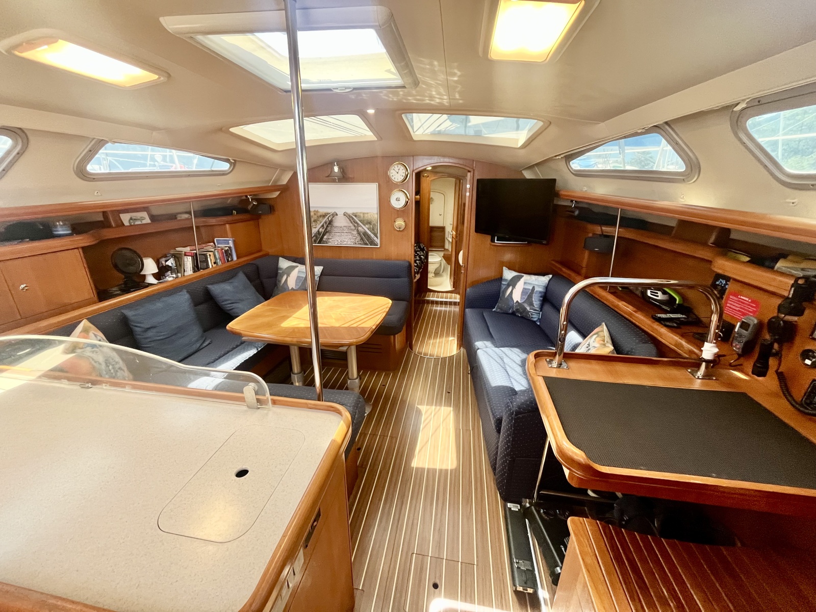 2005 Hunter  41 Aft Cabin
