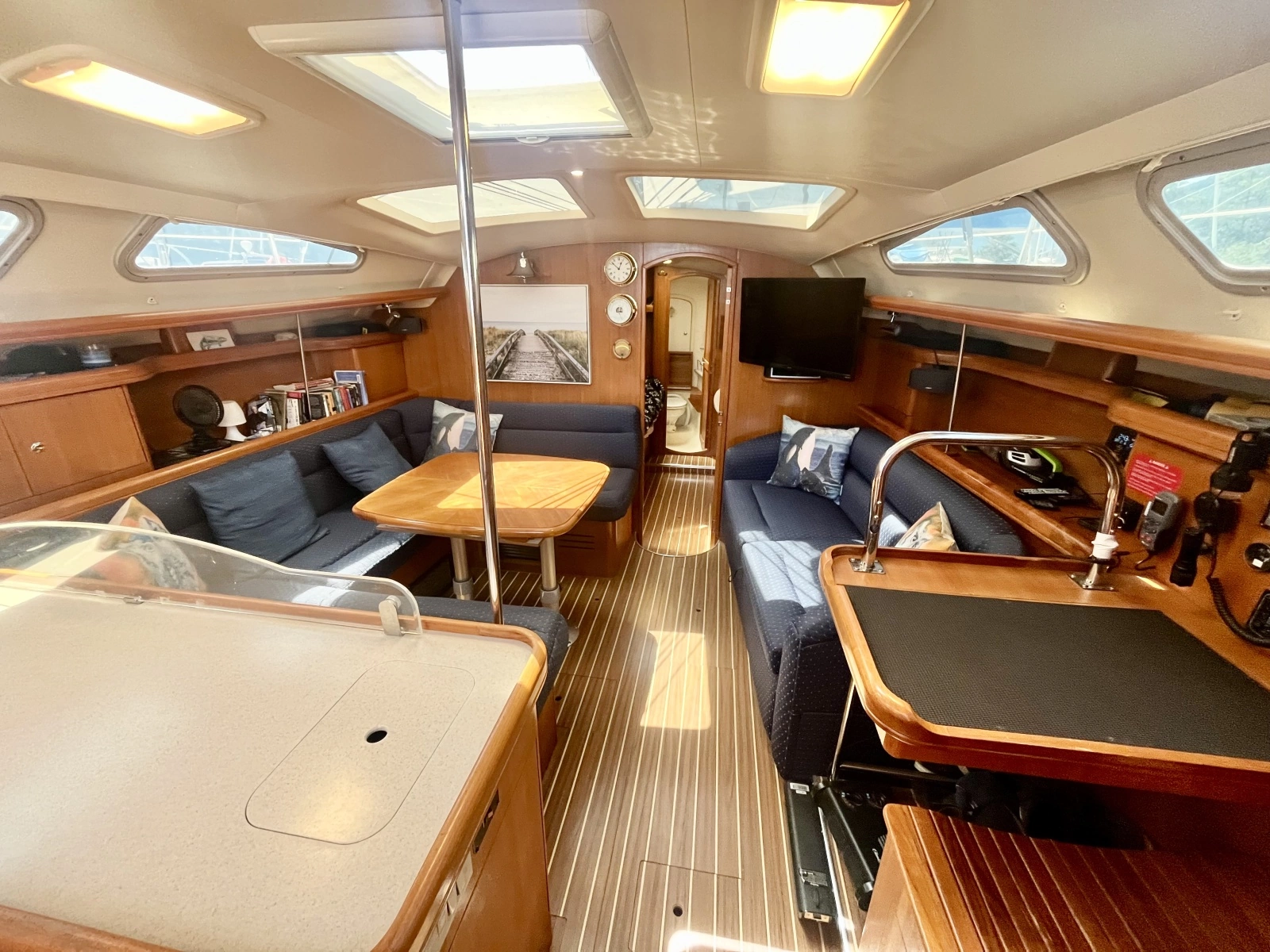 2005 Hunter  41 Aft Cabin