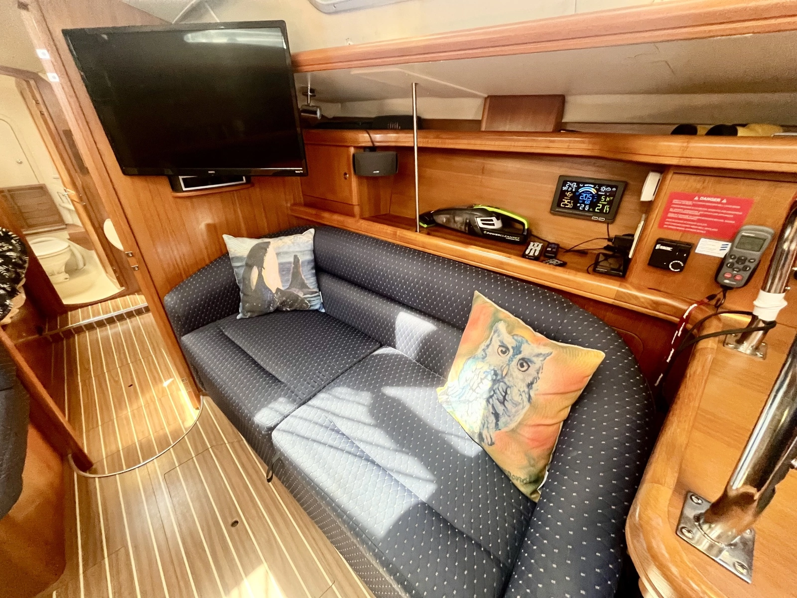 2005 Hunter  41 Aft Cabin
