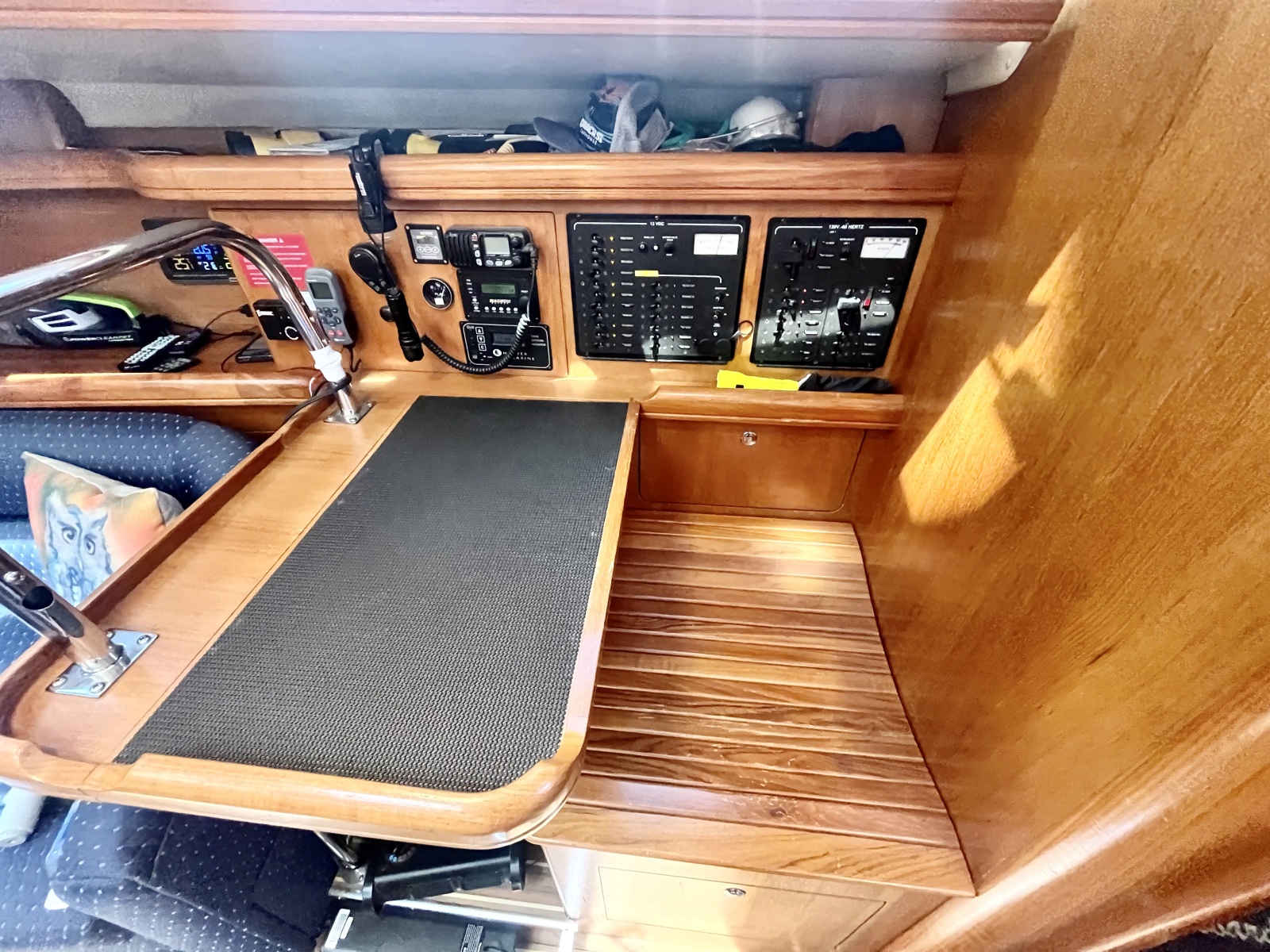 2005 Hunter  41 Aft Cabin