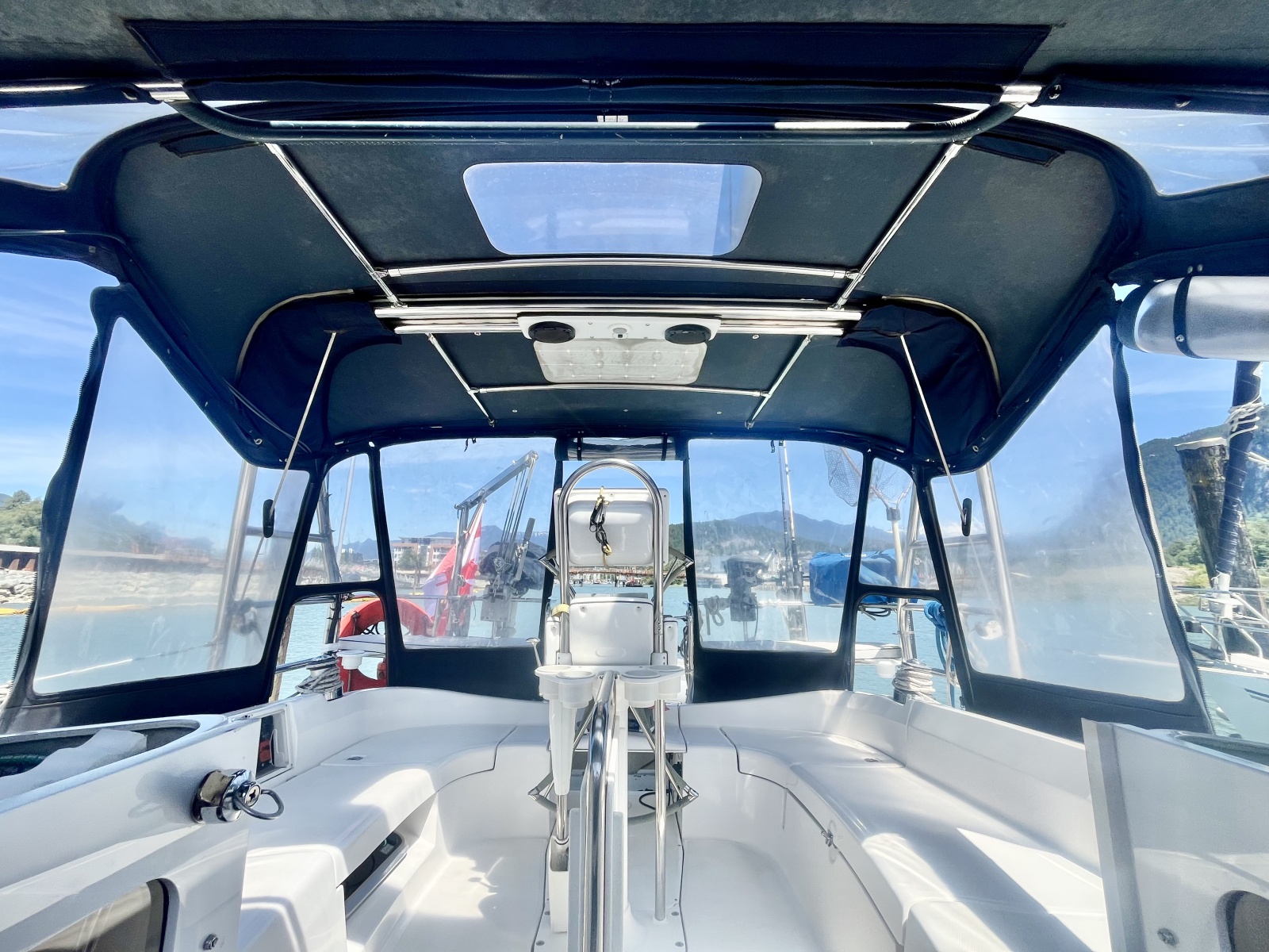 2005 Hunter  41 Aft Cabin