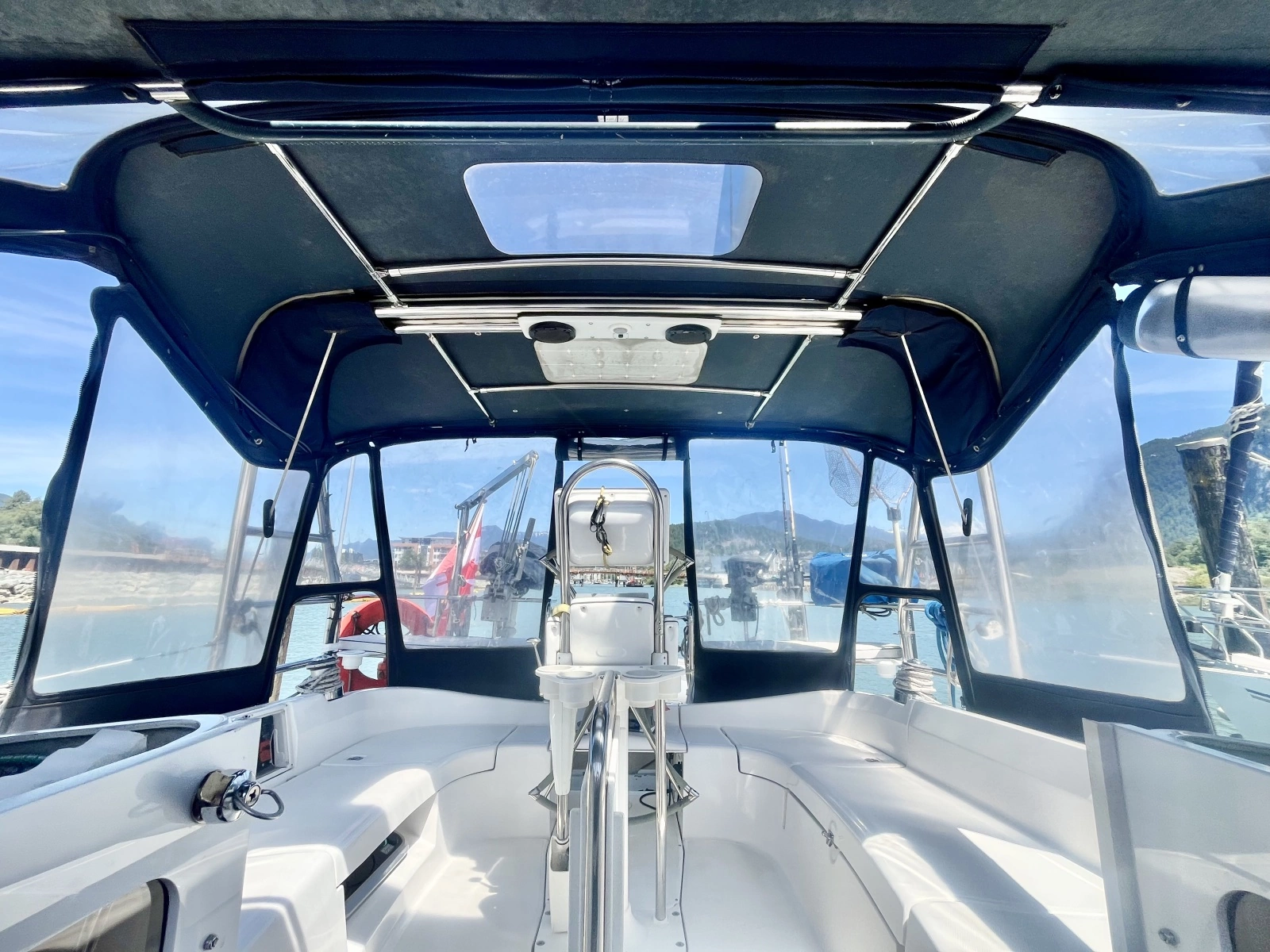 2005 Hunter  41 Aft Cabin