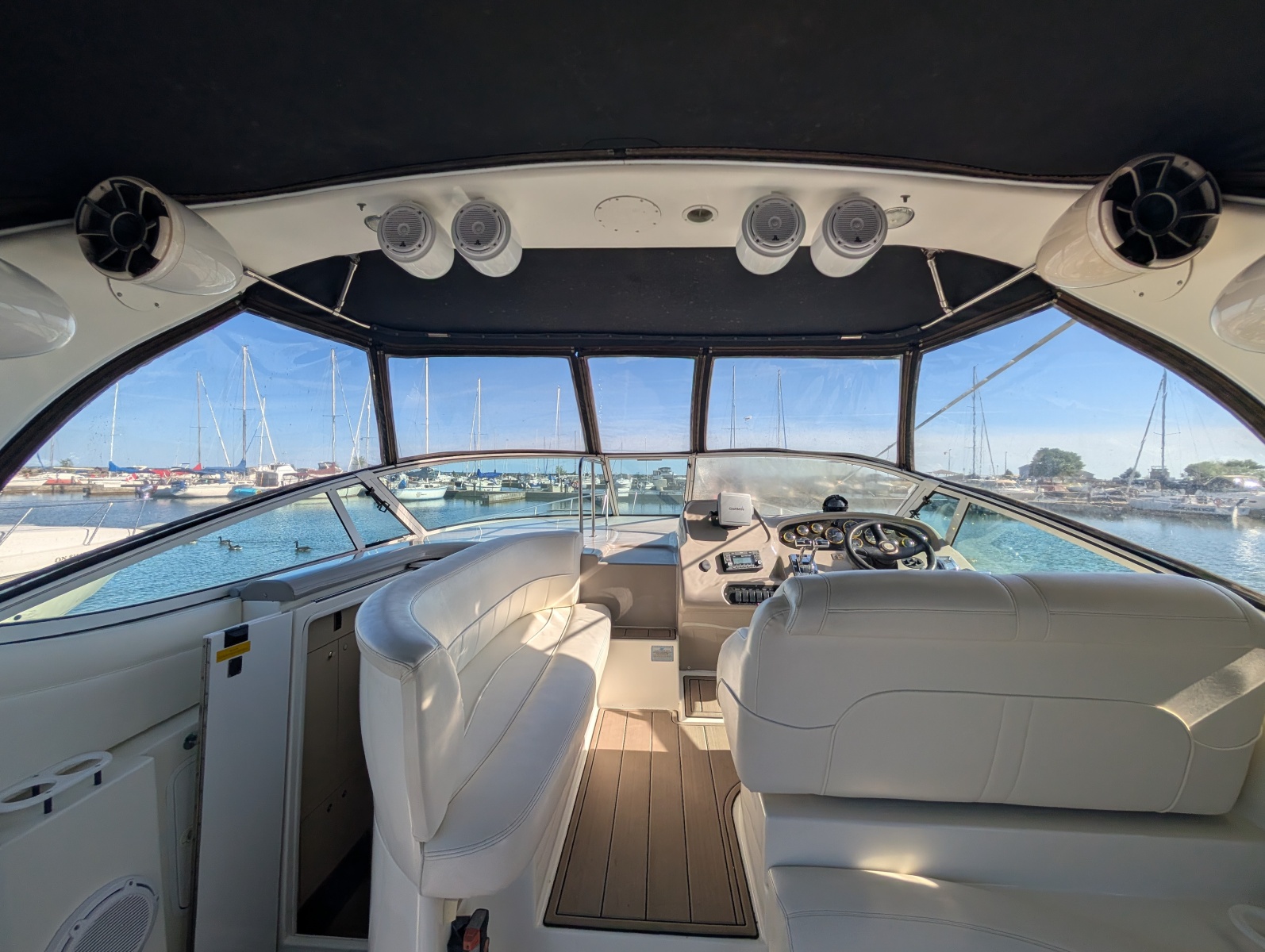 2002 Cruisers Yachts 3672 40