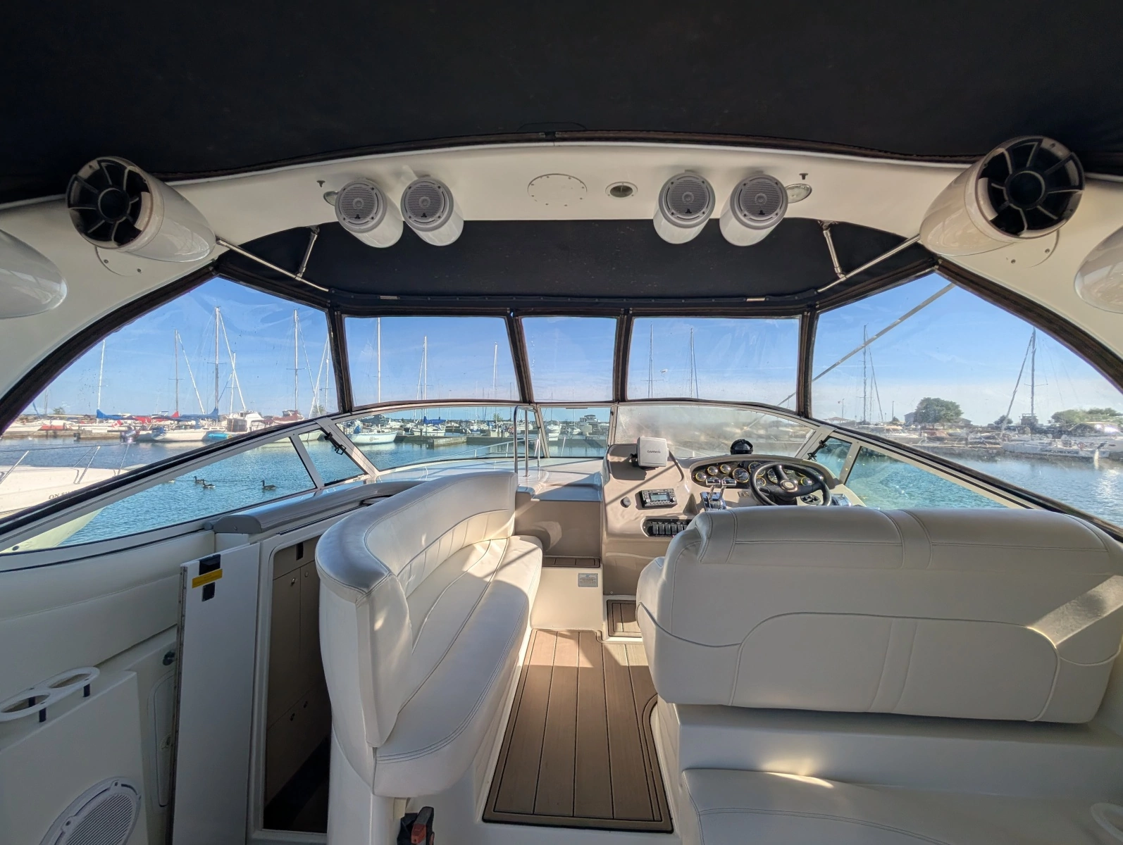 2002 Cruisers Yachts 3672 40