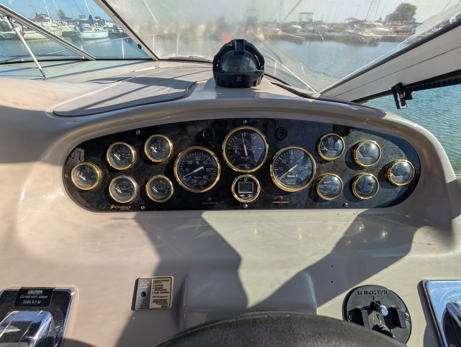 2002 Cruisers Yachts 3672 40