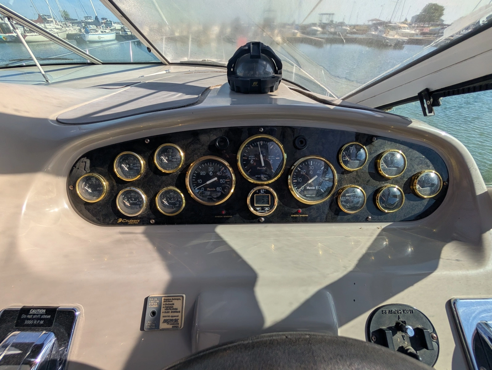 2002 Cruisers Yachts 3672 40
