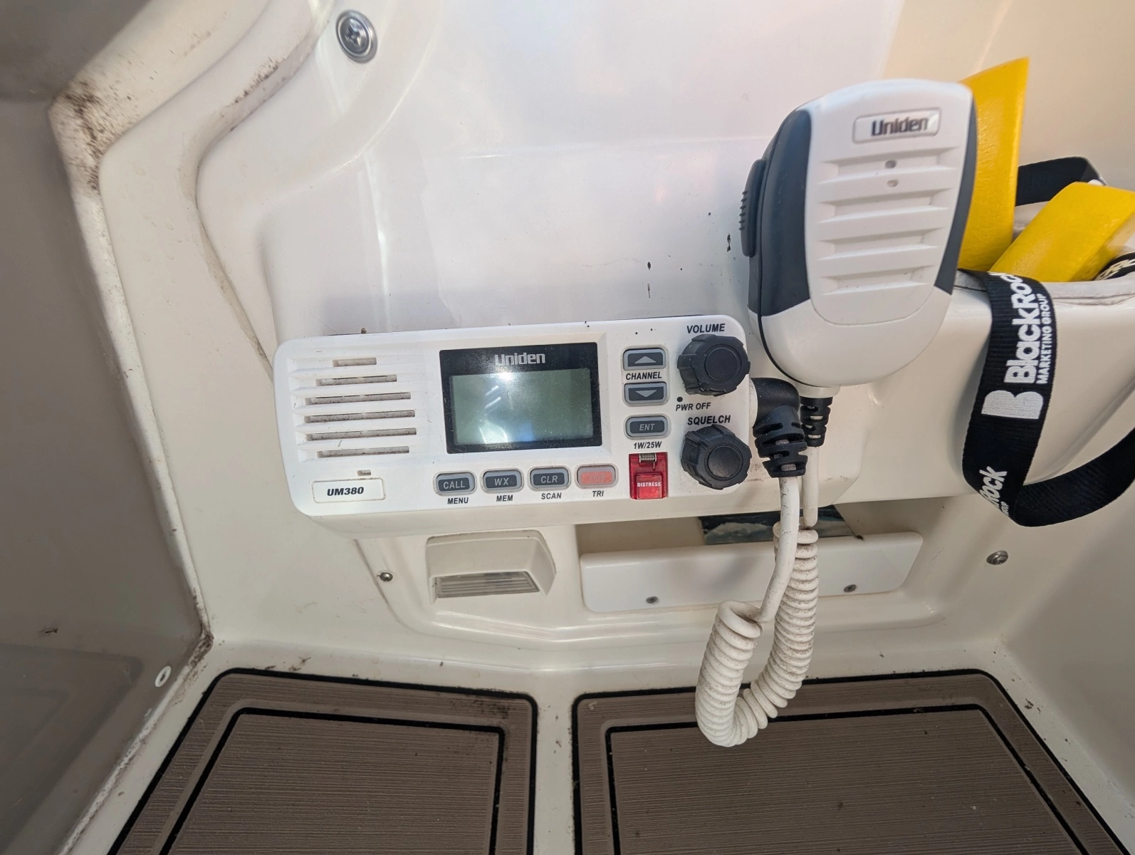 2002 Cruisers Yachts 3672 40