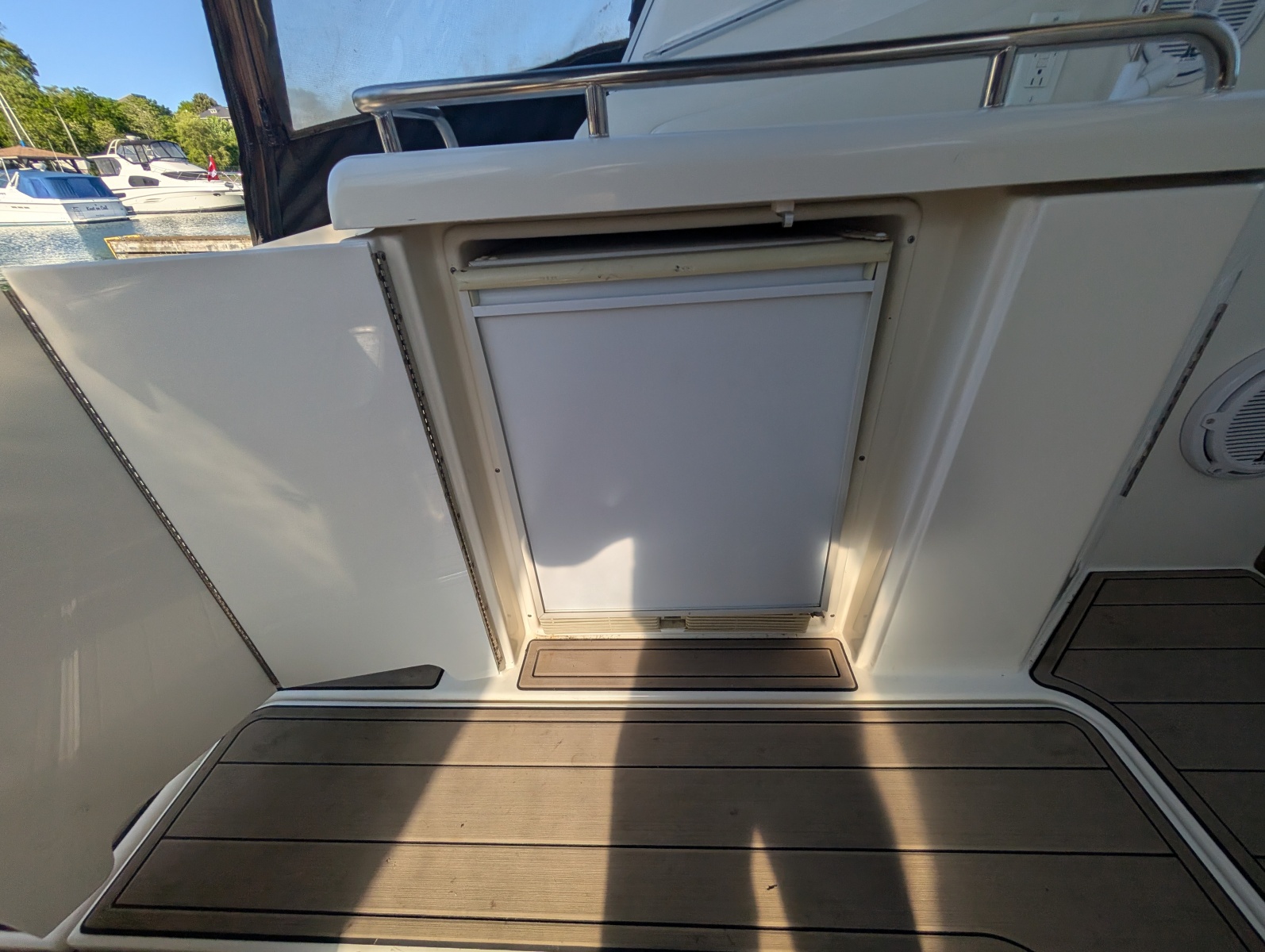 2002 Cruisers Yachts 3672 40