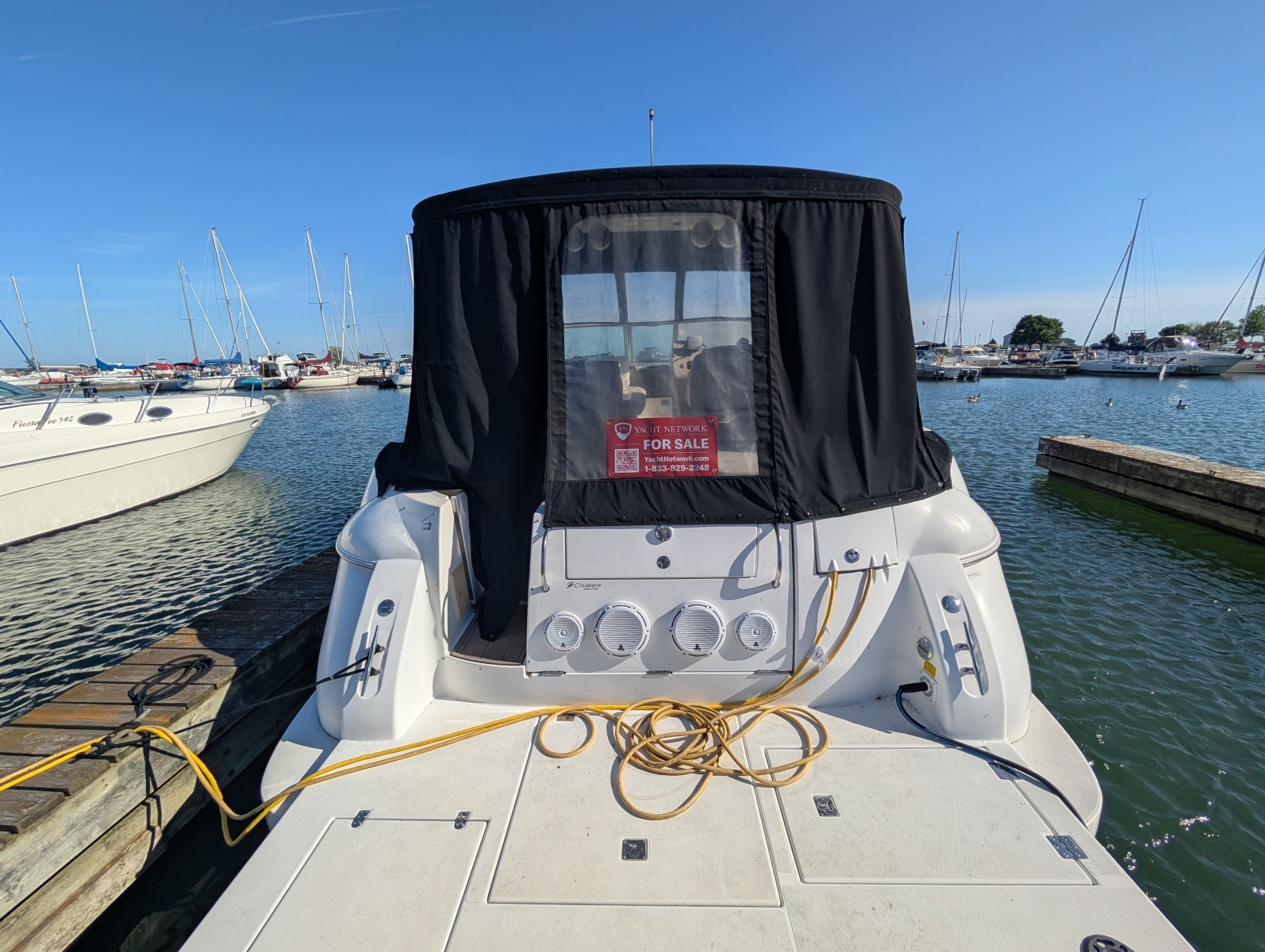 2002 Cruisers Yachts 3672 40