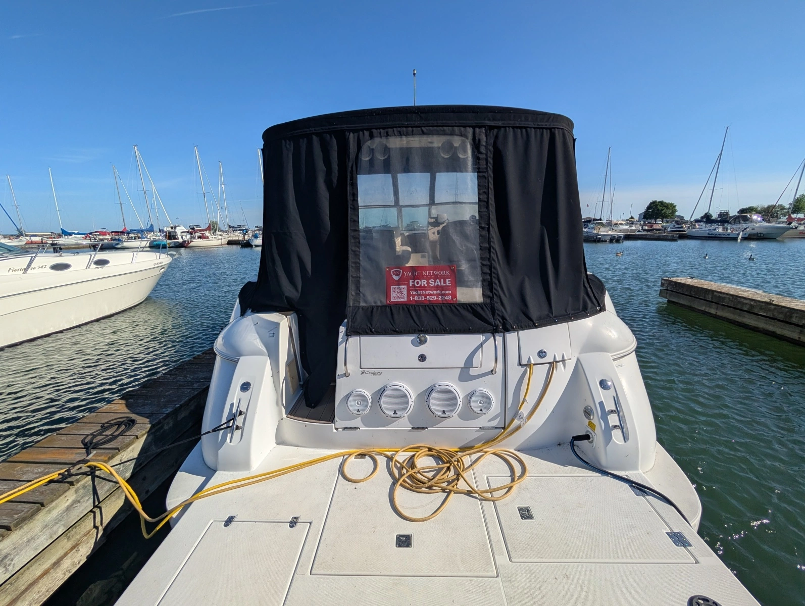 2002 Cruisers Yachts 3672 40