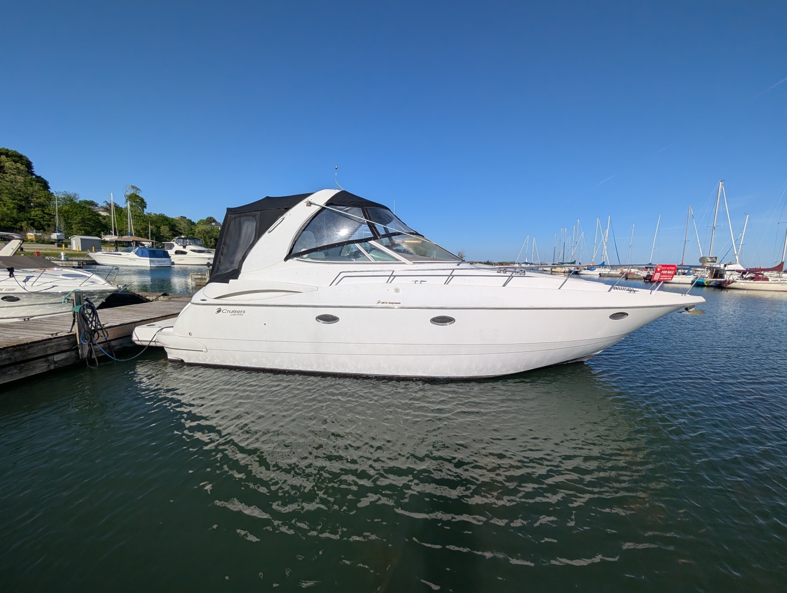2002 Cruisers Yachts 3672 40