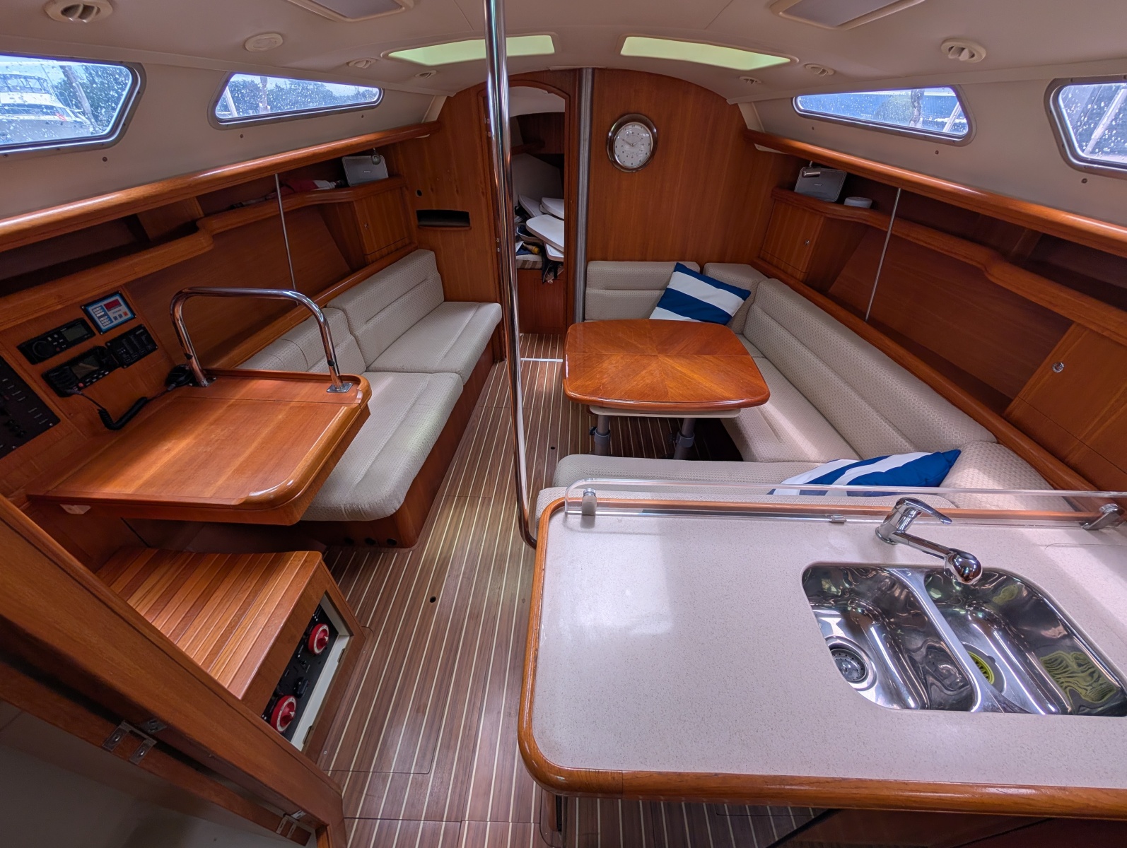 2006 Hunter 38